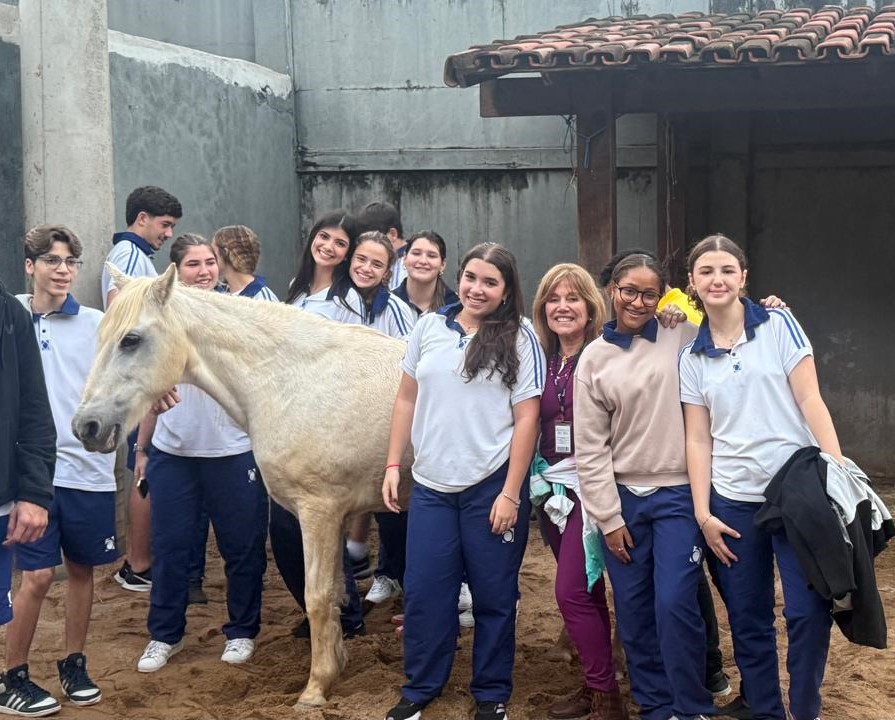 Alunos da 3ª série realizam visita acadêmica à UVV